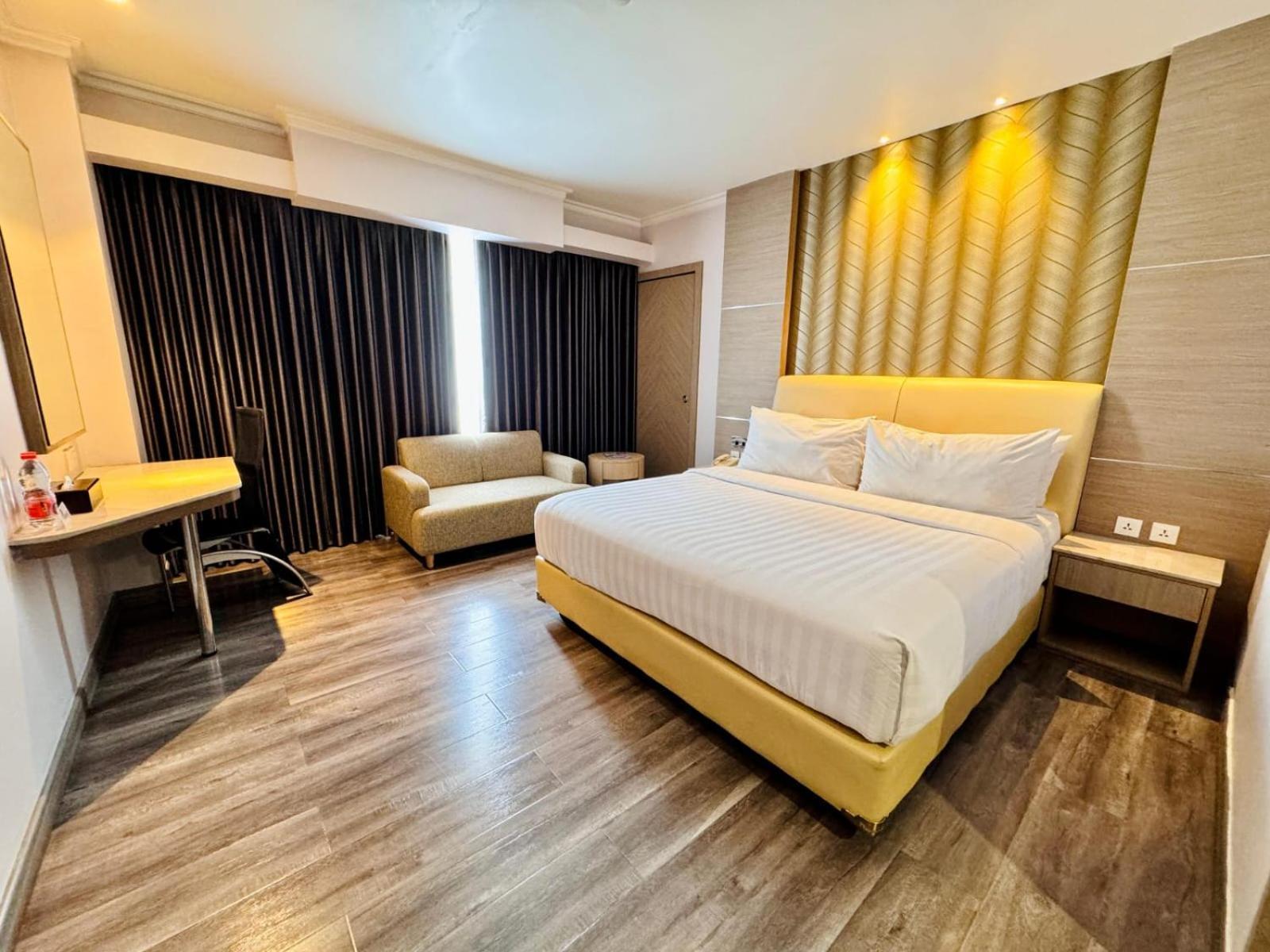 Hotel Orchardz Industri Kemayoran 4*